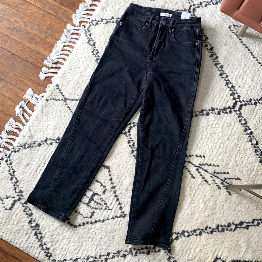 Good American Good Straight Twisted Seam Jeans